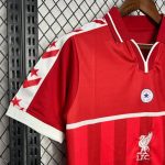 Liverpool maillot foot 2024 2025 Converse