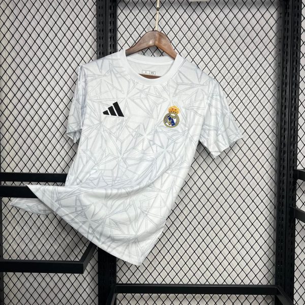 Real Madrid maillot foot concept 2024 2025