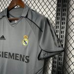 Real Madrid maillot foot rétro 2005 2006