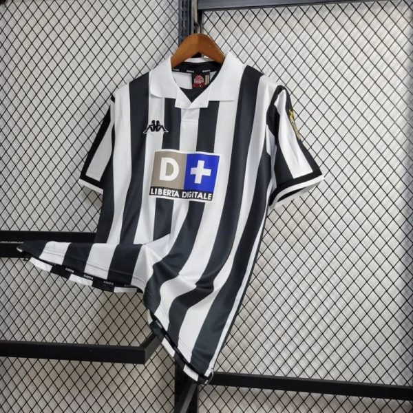 Juventus Retro Football Shirt 1998 1999