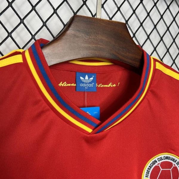 Camisa de futebol colombiana 1990 retrô