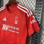 Nottingham Forest maillot foot domicile 2024 2025