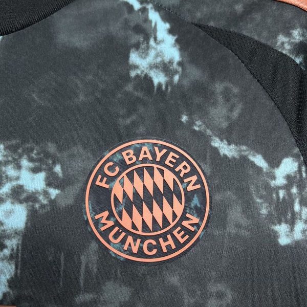 Camisa de futebol visitante do Bayern de Munique 2024 2025